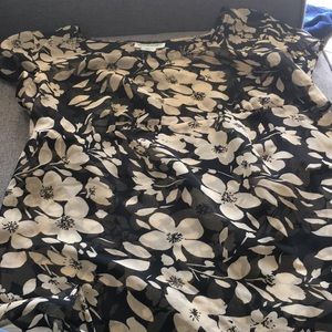 Sheer floral maternity blouse. Medium